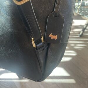 ❤️🇺🇸❤️ RADLEY LONDON Black Leather Tote with Gold Accents